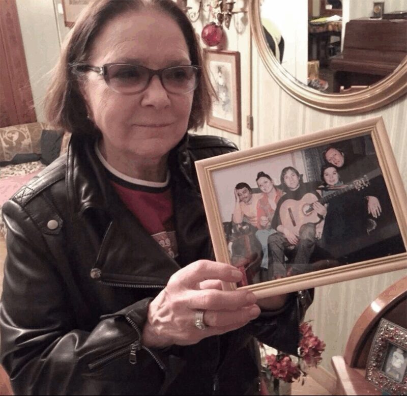 «Дизайнеры забыли, что я не баскетболистка»: как выглядела квартира Ларисы Голубкиной, которую она берегла 37 лет после ухода Миронова