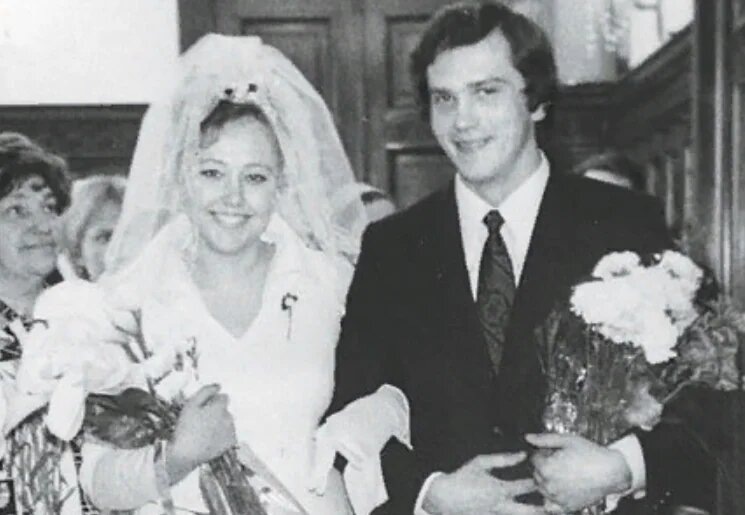 «Он изменил ей с Гундаревой»: чем обернулись два брака 70-летней звезды «Белых рос» Натальи Хорохориной