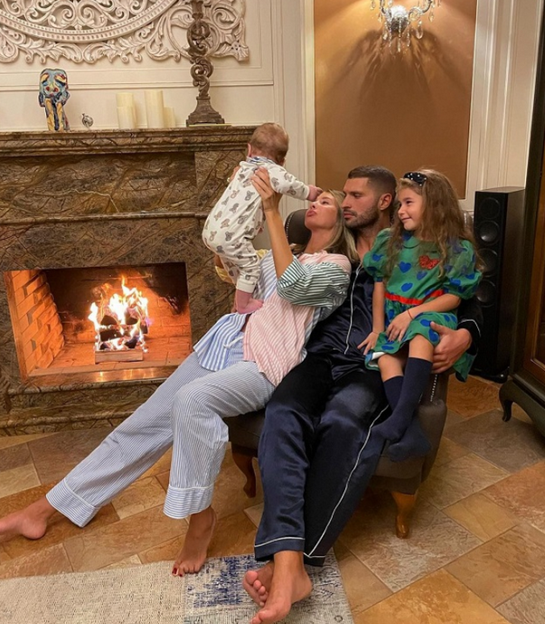 Тайная свадьба и три малыша: как 37-летняя Кети Топурия за 20 лет из грузинской девочки превратилась в поп-диву и многодетную мать