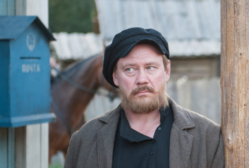 Кадр из киноленты «Два берега» с Виталием Хаевым.