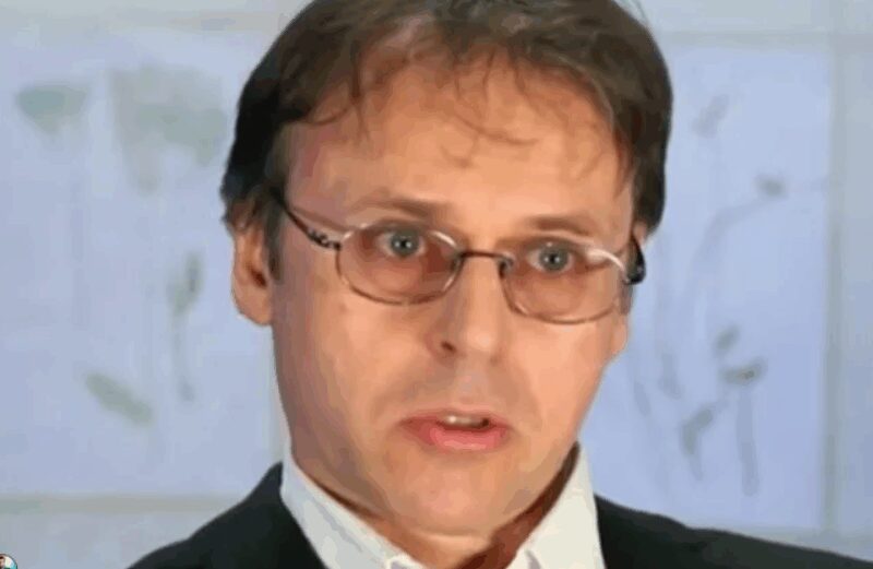 «Я оказался в очень неприятной ситуации»: как 92-летний Станислав Любшин ушёл от жены после 40 лет брака к студентке