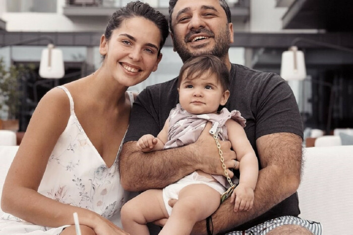 Лиза Моряк с Сариком Андреасяном и дочкой./Фото.lost-news.ru