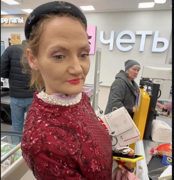 «Я — VIP-звезда!»: как выглядит и чем занимается 32-летняя Светлана Яковлева, которую забыли СМИ
