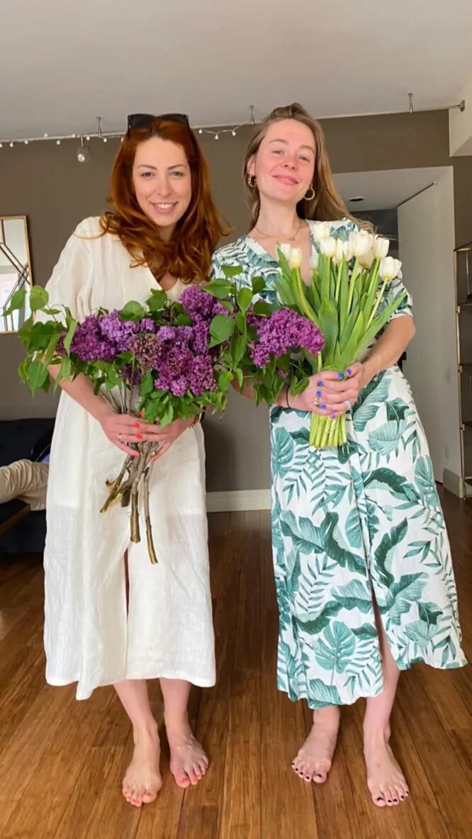 «Мне невероятно повезло»: почему сыновья Елены Малышевой не живут в России, но их жёны — «замечательные»?