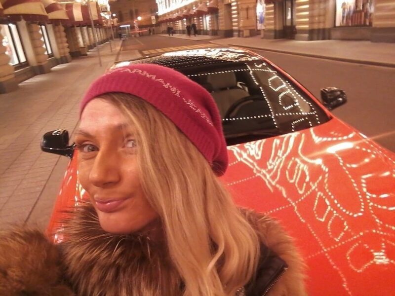 «Я — VIP-звезда!»: как выглядит и чем занимается 32-летняя Светлана Яковлева, которую забыли СМИ