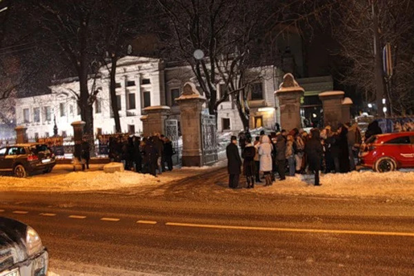 «Там витают духи»: как особняк Стахеева на Новой Басманной превращается в загадочное место «Битвы экстрасенсов»