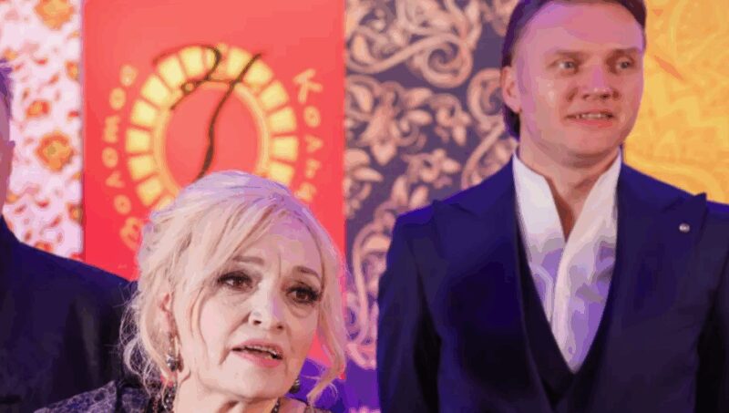 Надежда Кадышева и ее сын Григорий на одном из выступлений.