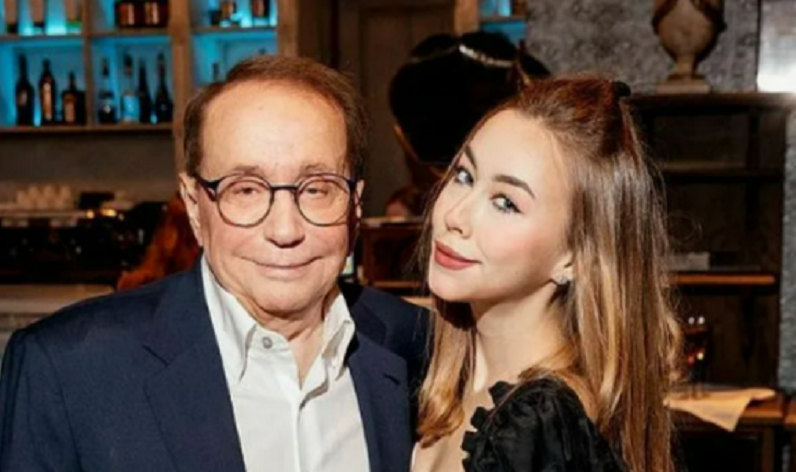 Александр Масляков и его внучка Таисия