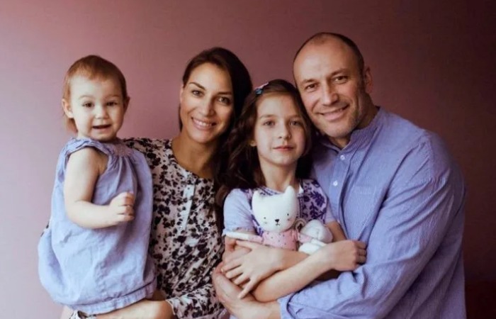 Анастасия Ларина и Константин Соловьев с детьми.