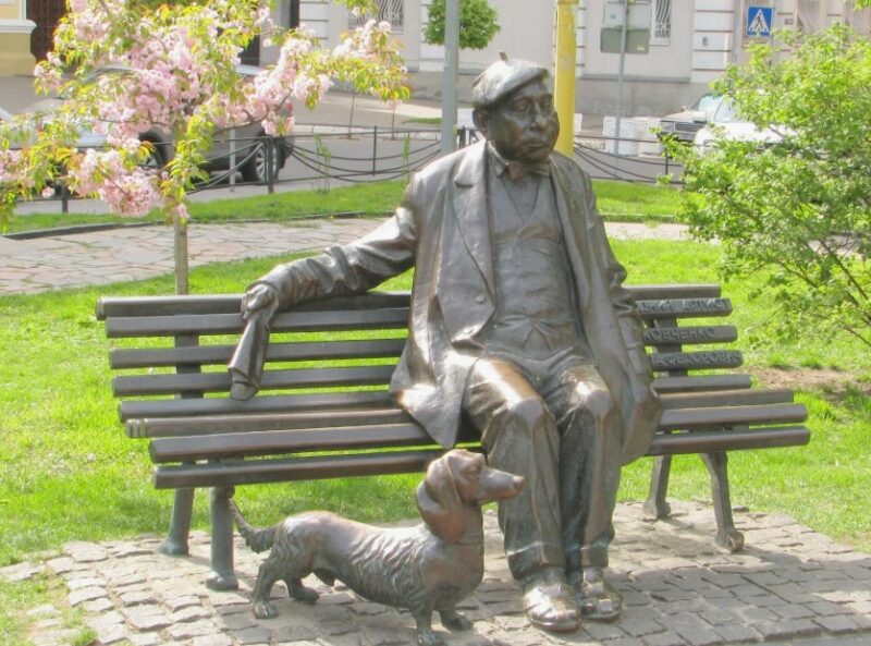 Памятник Николаю Яковченко.