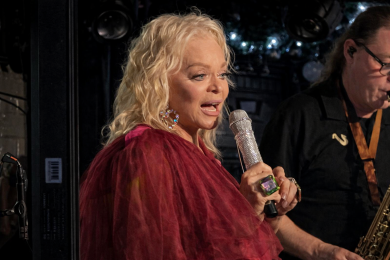 «За такую сумму можно было бы хотя бы минералку»: почему концерты Ларисы Долиной сначала «провалились», а потом стали аншлаговыми