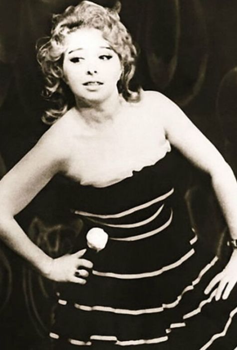 Анна Фроловцева в юности.