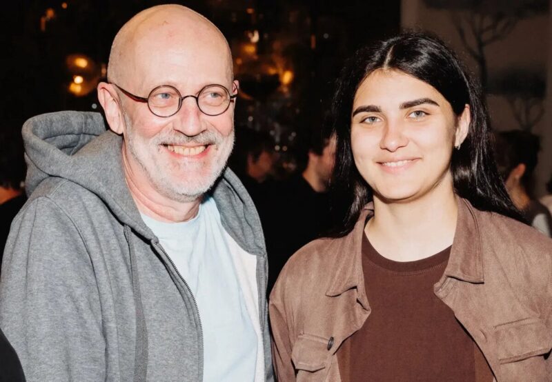 Влюбленные Александр Гордон и Алина Михайлова на публике выглядят счастливыми, несмотря на значительную разницу в возрасте.