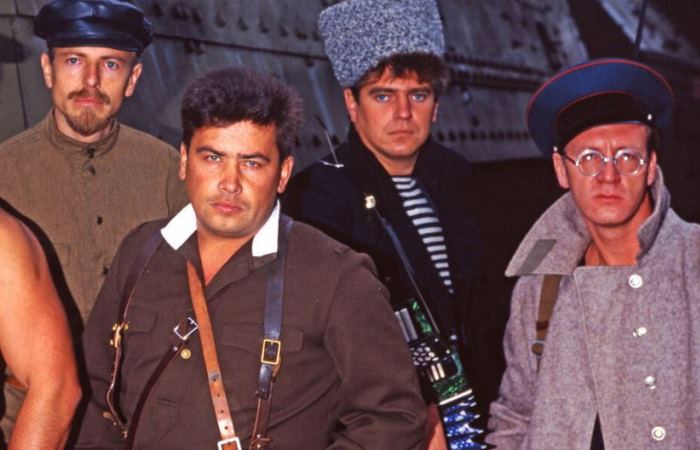 «Психом признали из-за тату»: почему 13 знаменитостей не пошли в армию и кто из них скрывался от военкомата