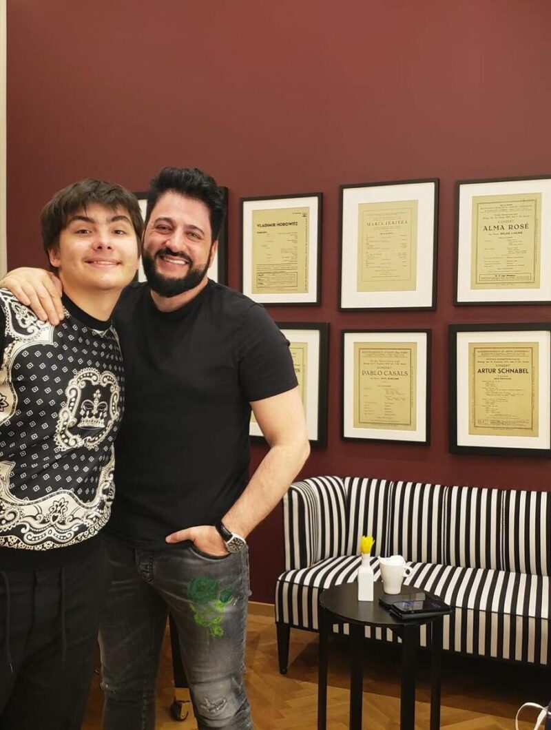 «Это было партнёрство, а не семья»: тайны первого брака 47-летнего Юсифа Эйвазова, который был старше его на 30 лет