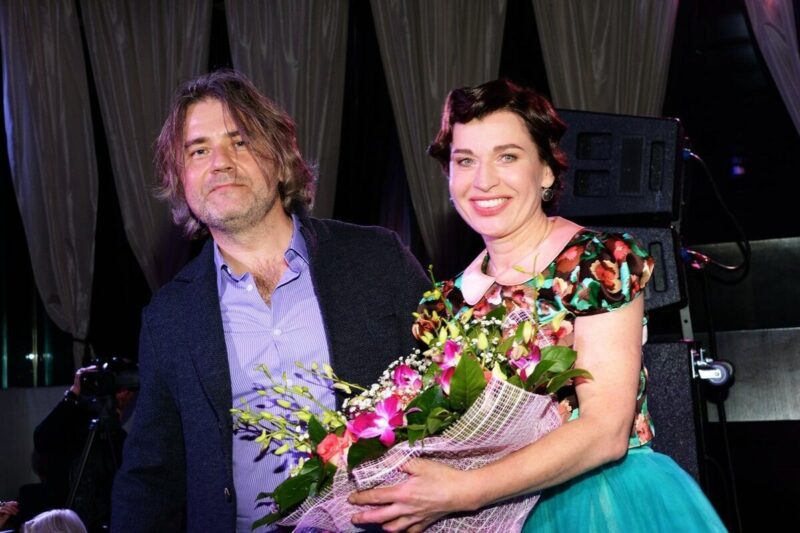 «Мам, ты надолго?»: как сын Алисы Мон, 36-летний Сергей, упрекает мать и живёт за её счёт