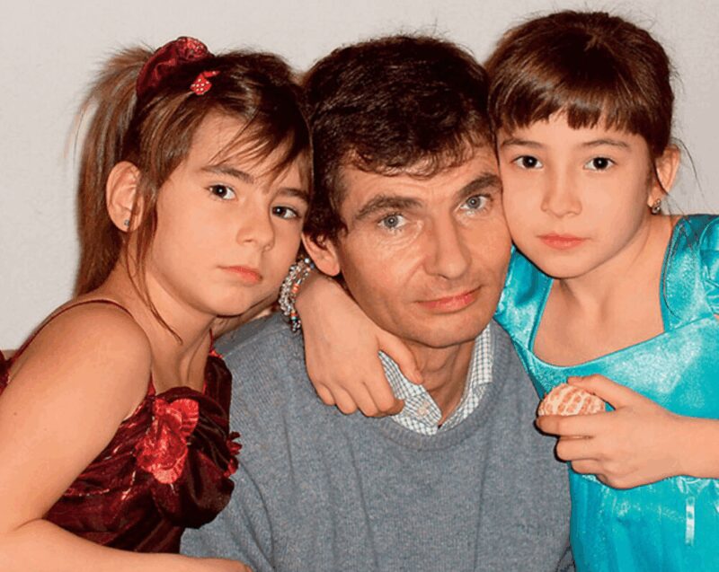 Сын Виктории Лепко Антон с дочерьми