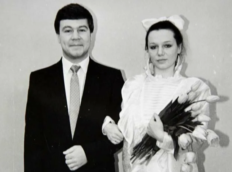 «Ей 25, а ему 49!»: как звезда «Улиц разбитых фонарей» Сергей Селин дважды разводился и стал многодетным отцом