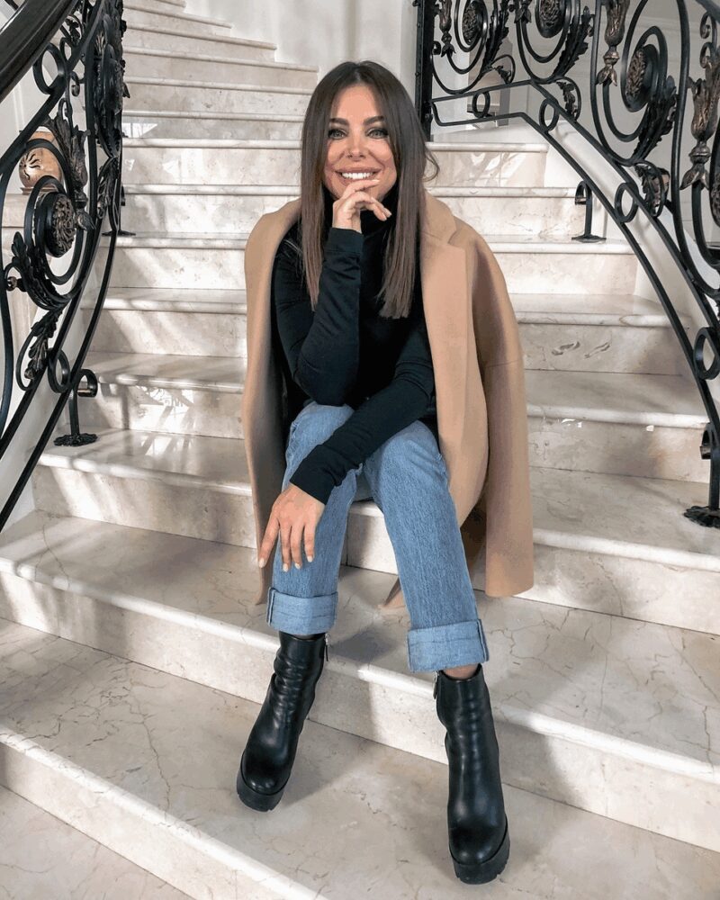 «Все хотят знать, где ты спишь»: как Ани Лорак обустроила подмосковный особняк за 3 млн евро