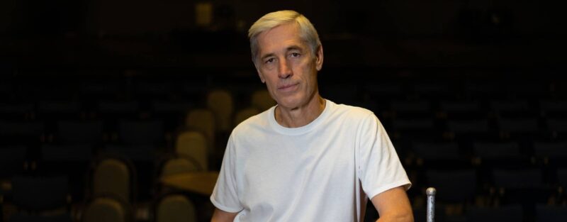 «Он водил такси, а потом убирал мусор»: что стало с 69-летним Сергеем Варчуком, которого бросила жена с 9-летней дочерью