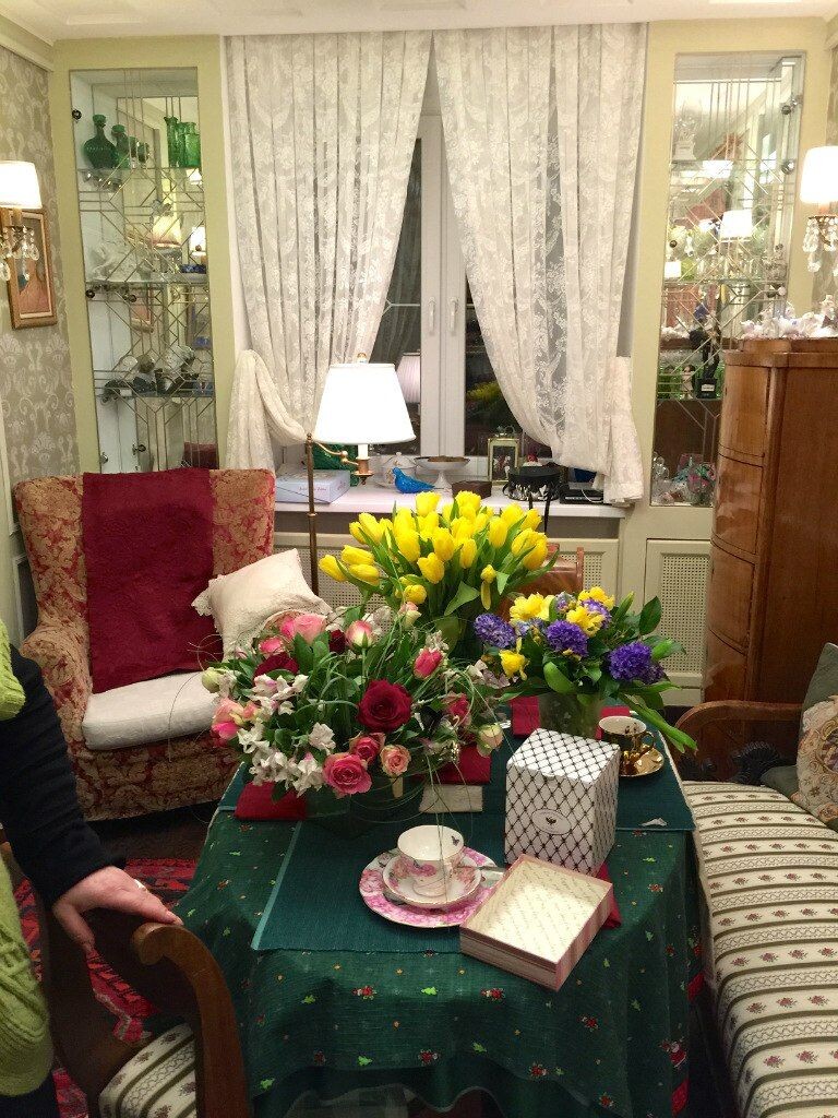 «Дизайнеры забыли, что я не баскетболистка»: как выглядела квартира Ларисы Голубкиной, которую она берегла 37 лет после ухода Миронова