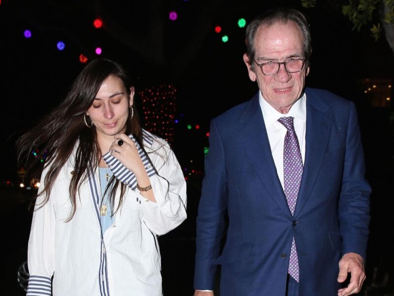 Загадочная смерть дочери Томми Ли Джонса: что скрывает отель миллионеров?