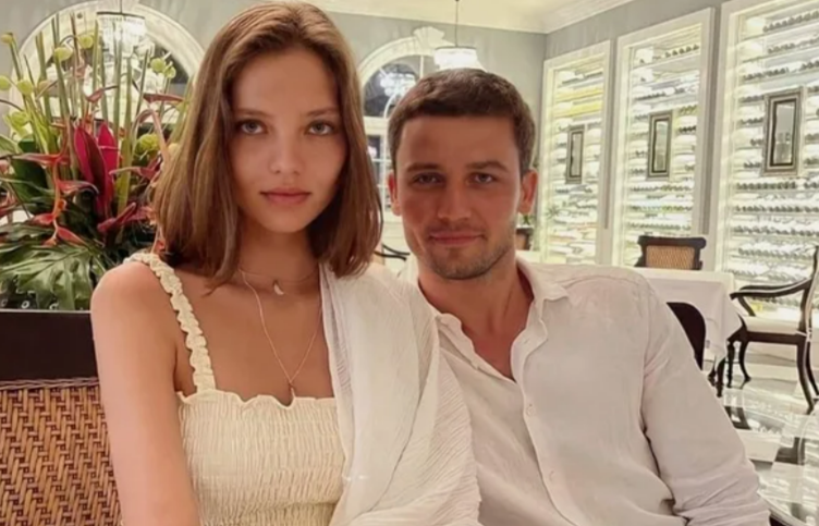 Алеся Кафельникова и Георгий Петришин: романтический жест, начавшийся с букетов пионов.