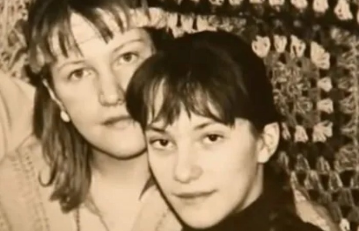 «Ей было не до меня»: почему старшая дочь Елены Прокловой выросла без материнской ласки, а младшая — стала её копией