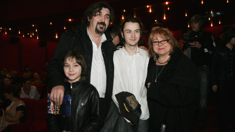 «Не знал, как жить дальше»: как первая любовь обернулась для 64-летнего Игоря Золотовицкого «настоящей горячкой»