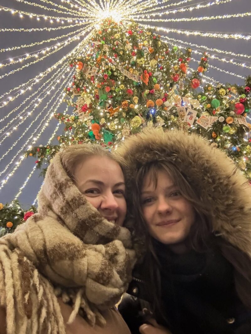 Олеся Фаттахова с дочерью.