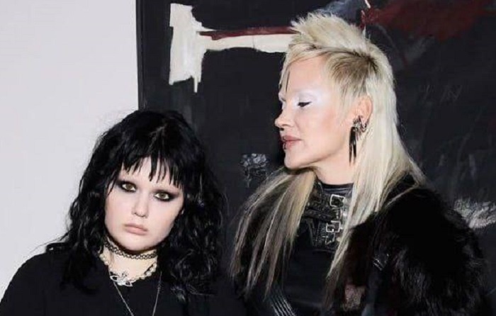 Наталья Ионова и Вера: новый готический образ дочери.