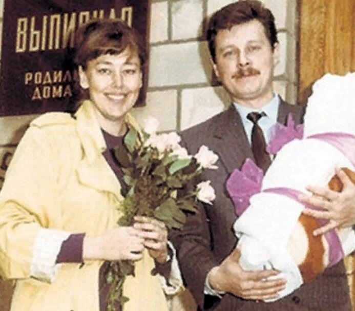 «Он изменил ей с Гундаревой»: чем обернулись два брака 70-летней звезды «Белых рос» Натальи Хорохориной