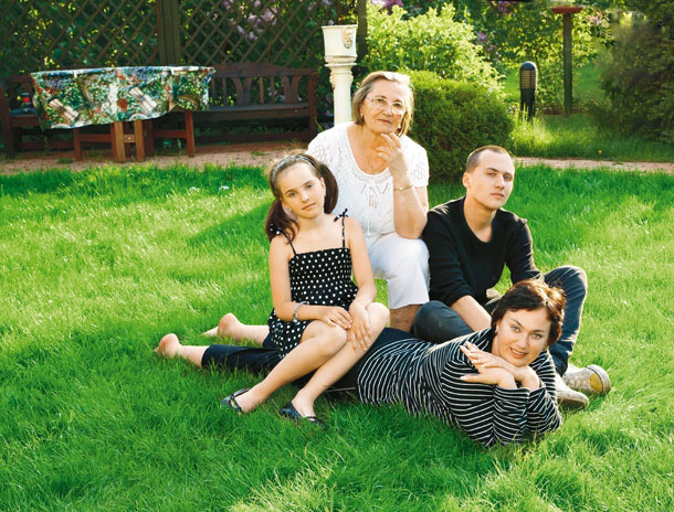 Лариса Гузеева с мамой и детьми