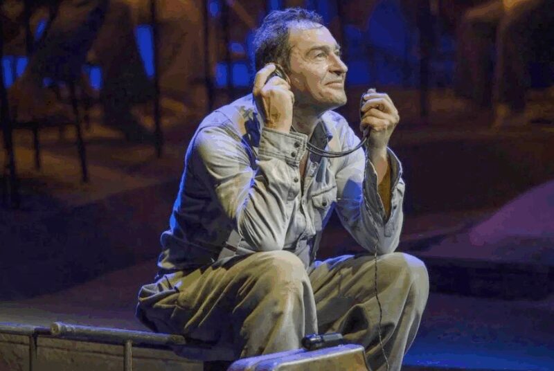 «Не могу сказать, что я стал задирать нос»: как 53-летний Константин Хабенский пережил смерть жены и обрёл счастье с новой семьёй