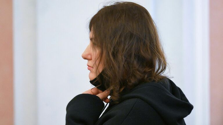 «Без копейки, обманута мошенниками»: как 67-летняя Долина, отдыхая за 1 000 000 рублей в сутки, пытается сорвать сделку по квартире