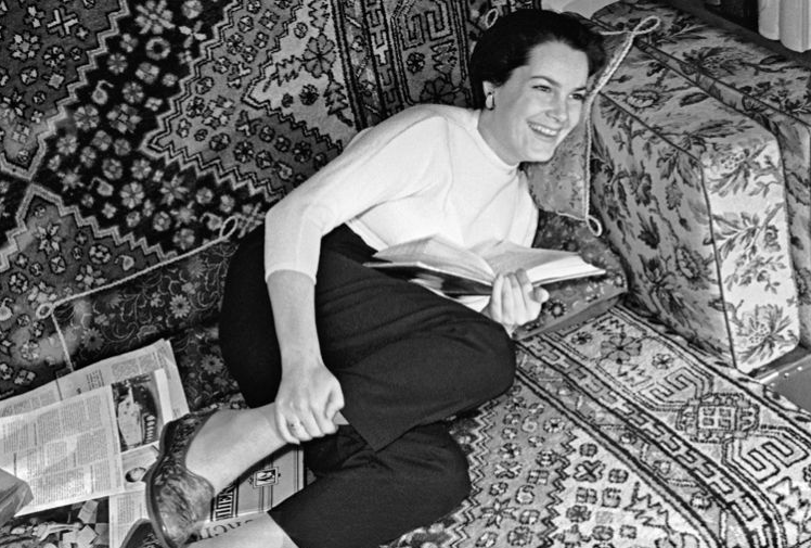 «Не потерплю предательства»: как советская звезда Элина Быстрицкая вычеркнула мужа из жизни после 27 лет брака