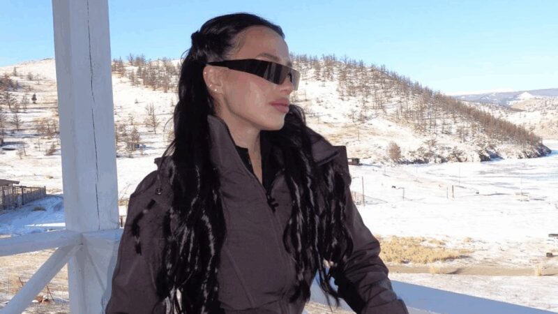 Роскошные украшения стали неотъемлемой частью образа спортсменки.