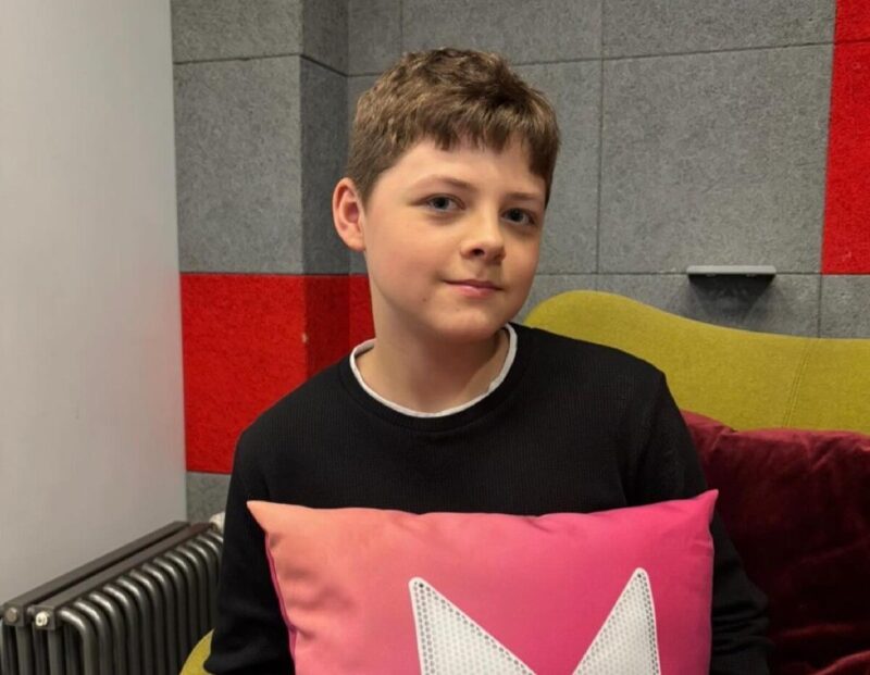 «Ты уже выше меня!»: как выглядит 14-летний сын Саши и Тани, который вырос на глазах у миллионов