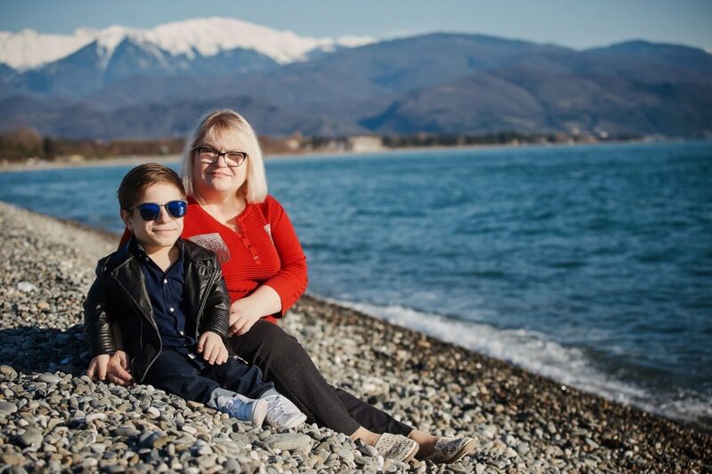 «Он не должен быть оторван от мира»: как живет 23-летний Данил Плужников, которого Дмитрий Нагиев вынес на руках