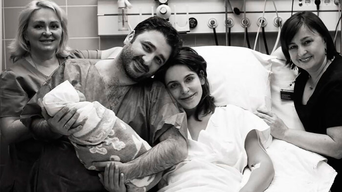 Лиза Моряк с дочкой и мужем./Фото.rbc.ru