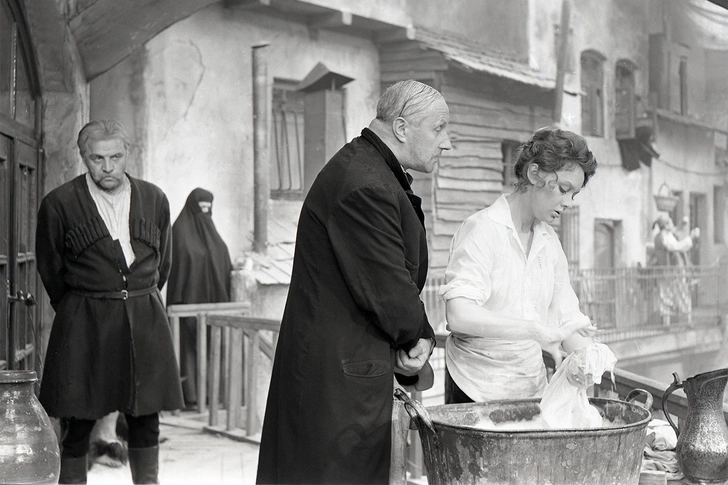 Благодаря фильму «Бег» актриса подружилась с родственниками Булгакова