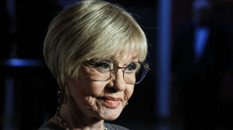 «Когда меня не станет…»: как Вера Алентова готовила 56-летнюю дочь к уходу и что завещала Юлии Меньшовой