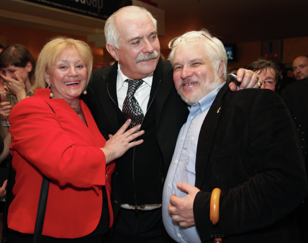 После смерти Шелехова актриса больше не выходила замуж. В июле 2025-го ее похоронили рядом с ним на Троекуровском кладбище