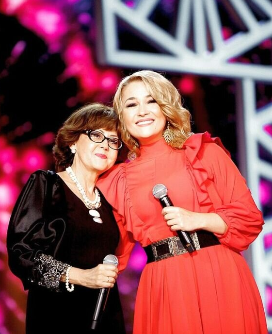 Ядвига Поплавская и Анастасия Тиханович — мать и дочь, продолжающие дело Александра.