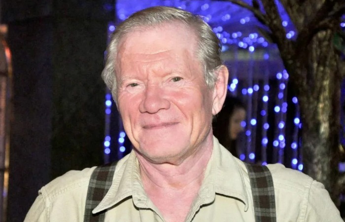 «Его лицо постоянно дёргалось»: как внебрачный сын и страшная болезнь едва не сломили Михаила Жигалова, но брак в 60 лет всё изменил