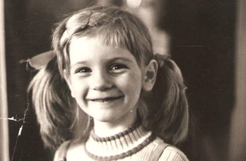 Анна Ардова в детстве.