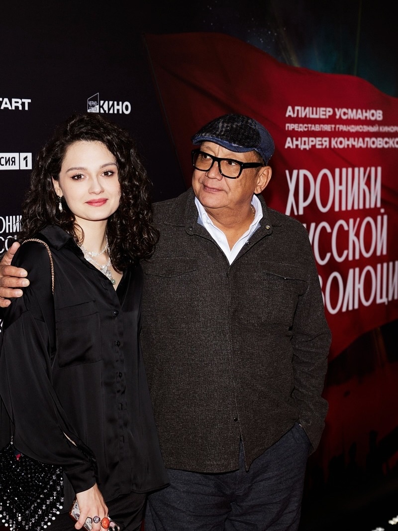 «Мне всё казалось игрой»: почему 20-летний гражданский брак Любови Толкалиной и Егора Кончаловского завершился громким расставанием