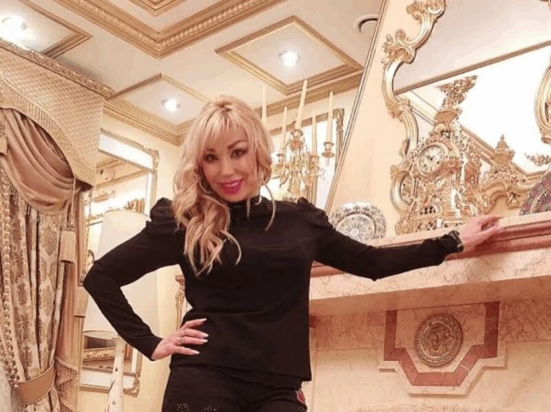 «Полюбоваться можно, а вот жить неудобно»: 61-летняя Маша Распутина рассказала, почему её рублёвский особняк стал «музеем»