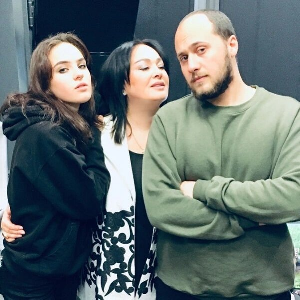 Лариса Гузеева с детьми