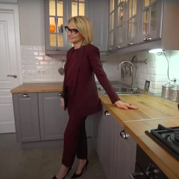 13 лет ремонта: как выглядит квартира Эвелины Хромченко, где каждый предмет «дышит» историей